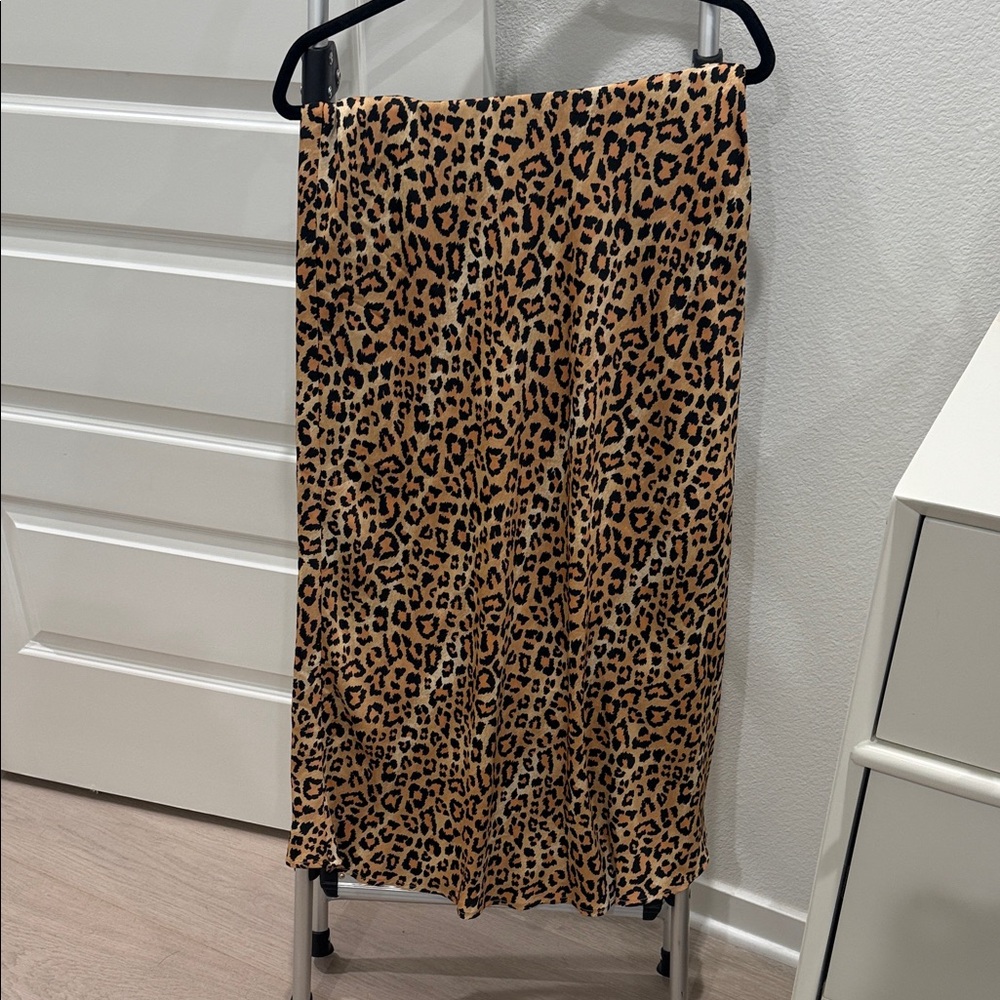 Stylish Leopard Print Midi Skirt